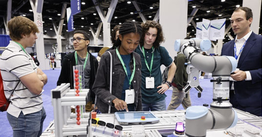 The Smartforce Student Summit at IMTS 2024 enables students to explore STEM education and career pathways through interactive exhibits. Photo courtesy of IMTS.